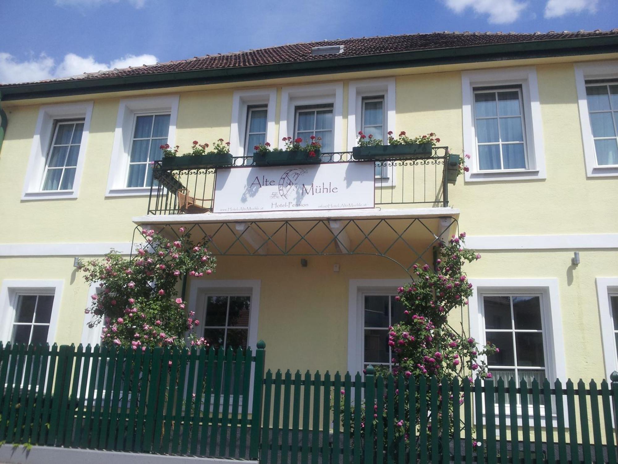 Hotel Pension Alte Muehle Klosterneuburg Exterior foto